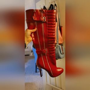 Heeled boots